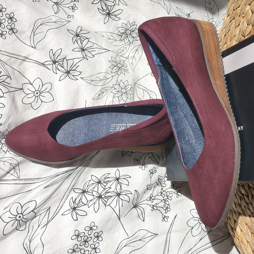 EUC Dr. Scholl's Kendall Ballet Slip On Low Heel Shoes  Bordo Microfiber